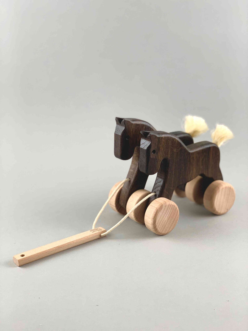 Woodberry Bajo Double Horse Pull Toy