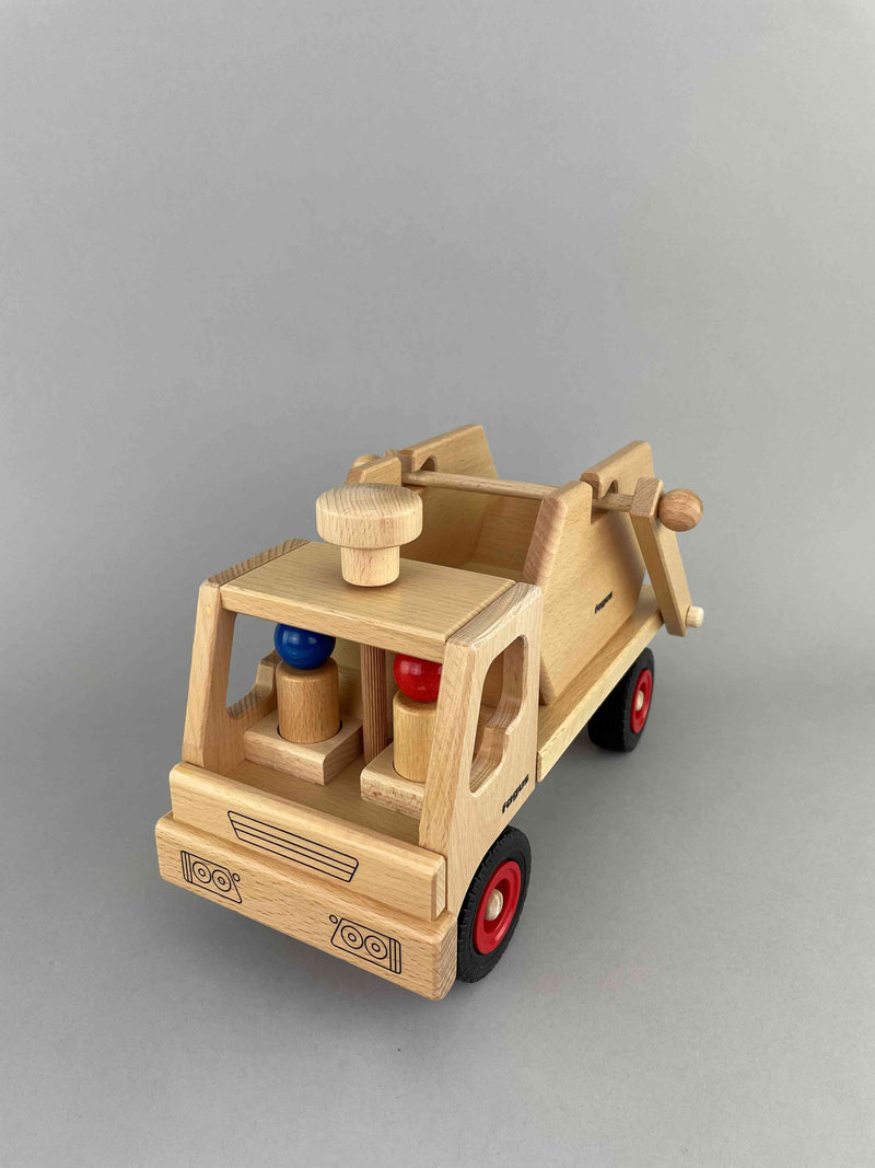 Woodberry Fagus Skip truck front view with two peg people inside. 