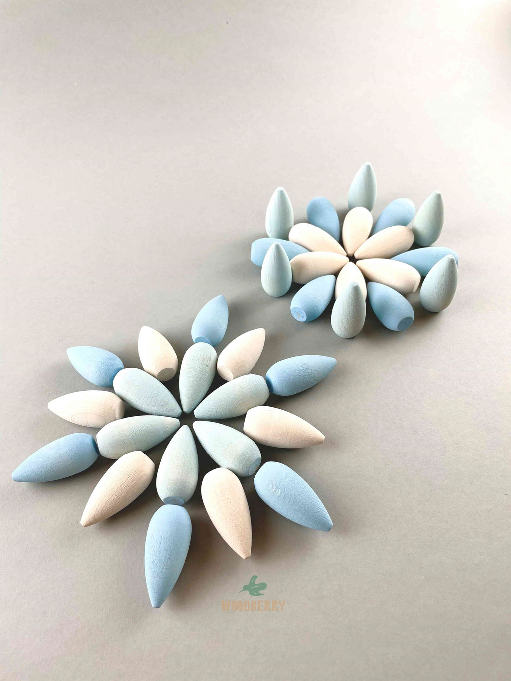 New 2021 Grapat mandala pieces: blue snowflakes. Organized in a large snowflake patterm.